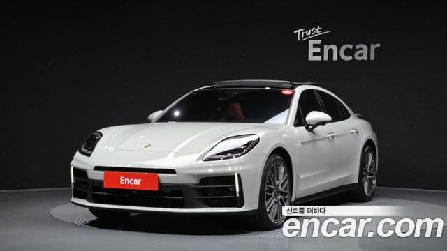 Porsche Panamera (976) — 1