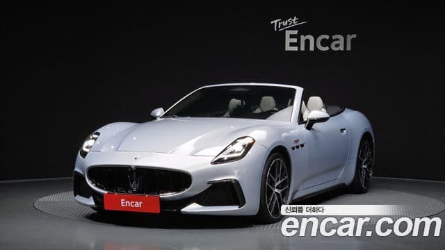 Maserati GranCabrio 2nd Gen 1