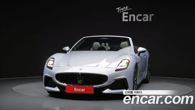 Maserati GranCabrio 2nd Gen 3