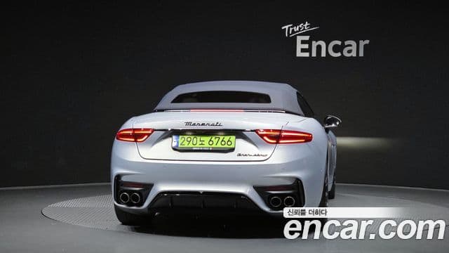 Maserati GranCabrio 2nd Gen 4