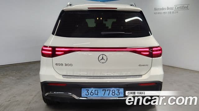 Mercedes-Benz EQB X243 4