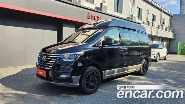 Hyundai The New Grand Starex