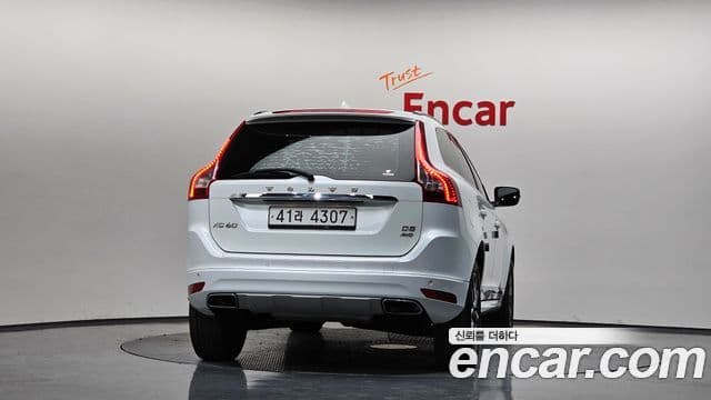 Volvo XC60 4