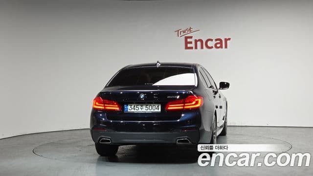 BMW 5 Series (G30) 3