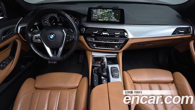 BMW 5 Series (G30) 4