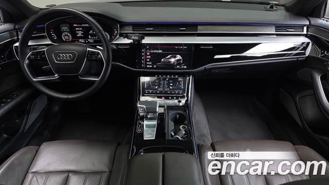Audi A8 (D5) 4