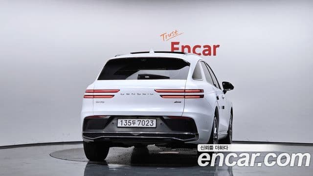 Genesis GV70 3