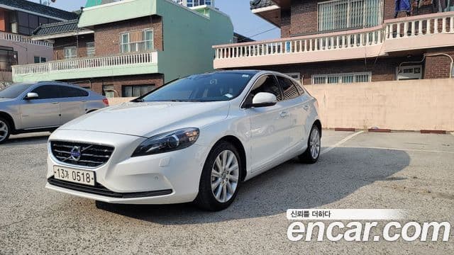 Volvo V40 1