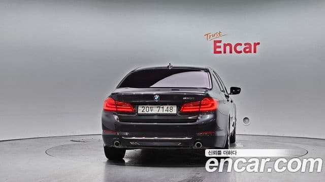 BMW 5 Series (G30) 3