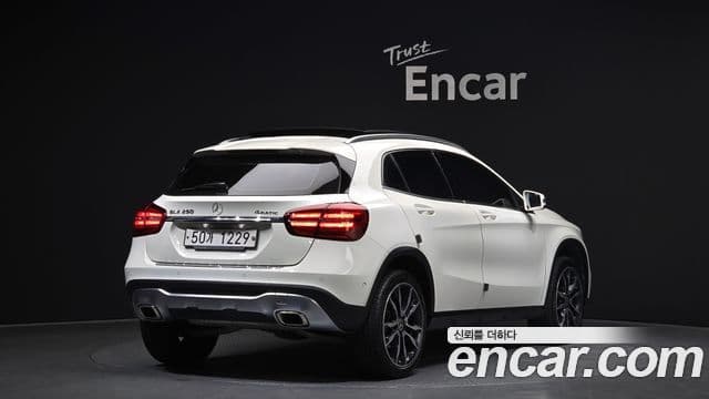Mercedes-Benz GLA-Class X156 2