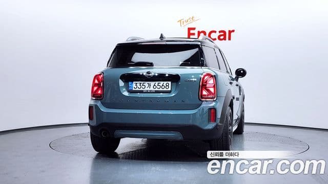 MINI Cooper Countryman 3