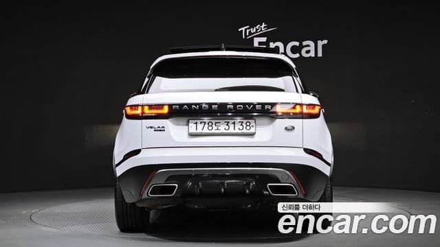 Land Rover Range Rover Velar 4