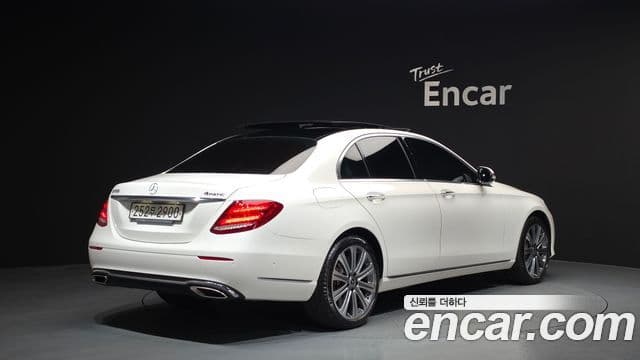 Mercedes-Benz E-Class W213 2