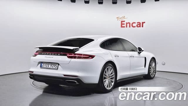 Porsche Panamera (971) 2