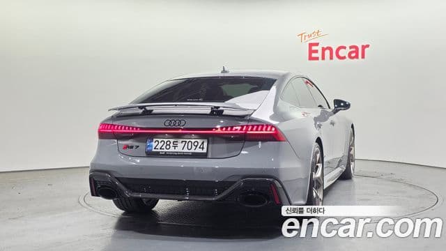 Audi RS7 (4K) 3