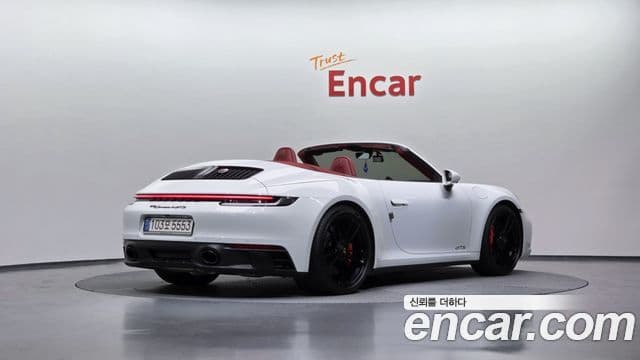 Porsche 911 (992) 2