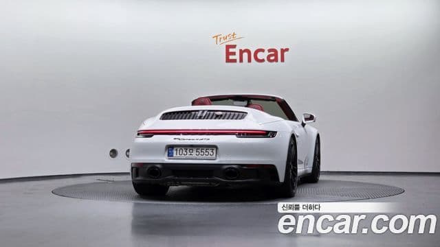 Porsche 911 (992) 4