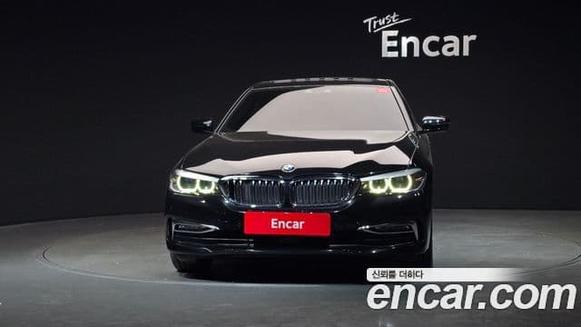 BMW 5 Series (G30) 3
