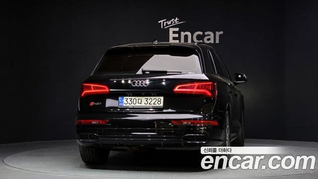 Audi SQ5 (FY) 4