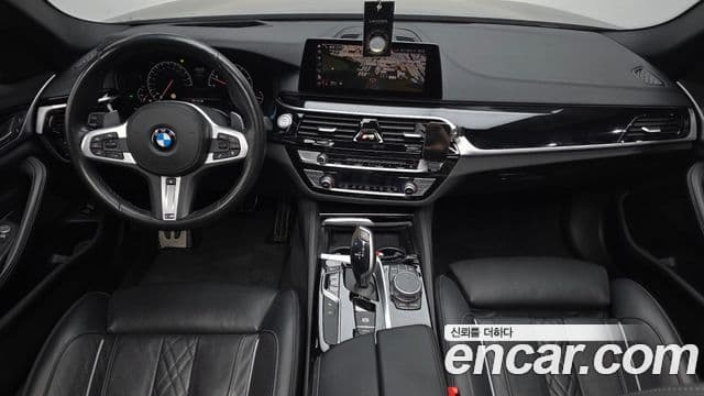 BMW 5 Series (G30) 4