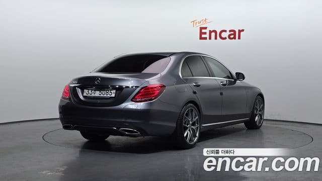 Mercedes-Benz C-Class W205 2
