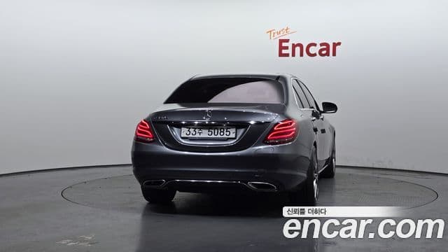 Mercedes-Benz C-Class W205 4
