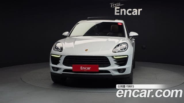 Porsche Macan 2