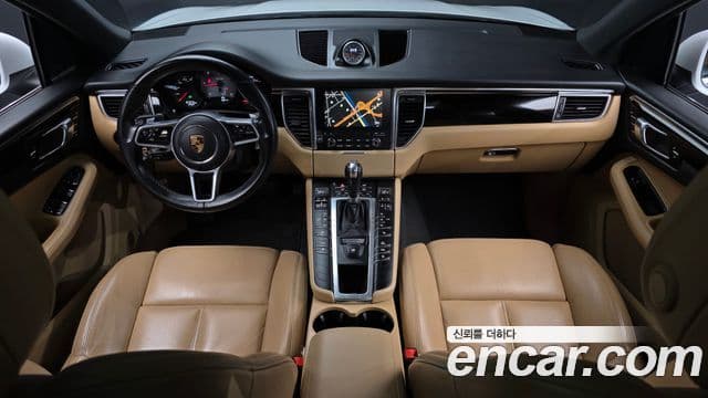Porsche Macan 4