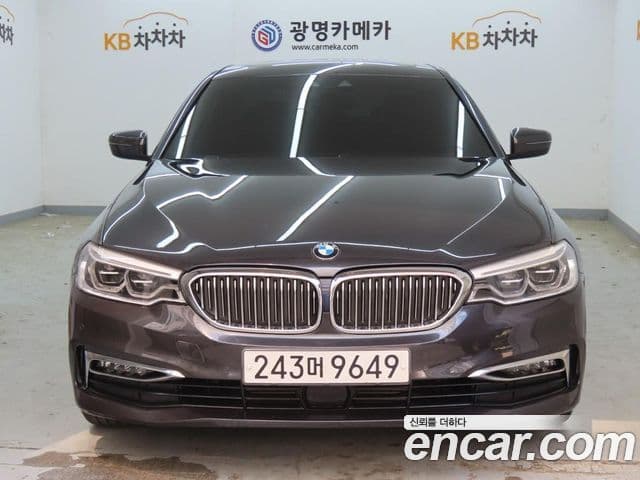 BMW 5 Series (G30)