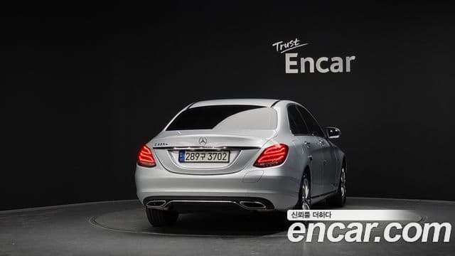 Mercedes-Benz C-Class W205 4