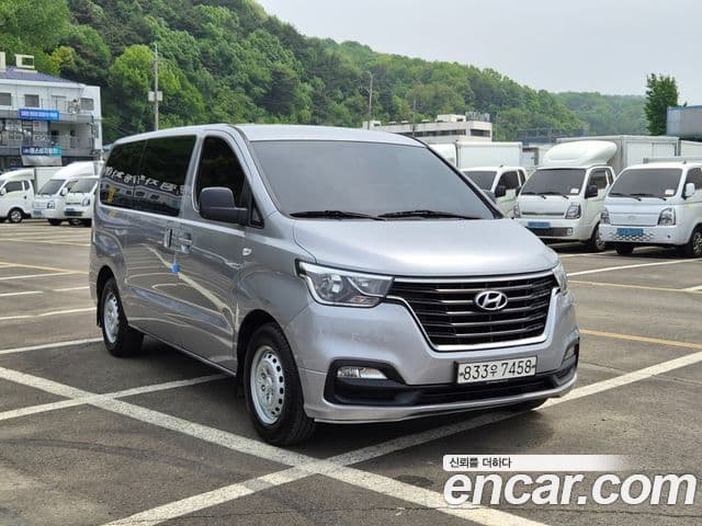 Hyundai The New Grand Starex 2