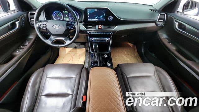 Hyundai Grandeur IG Hybrid 4