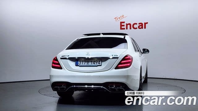 Mercedes-Benz S-Class W222 4