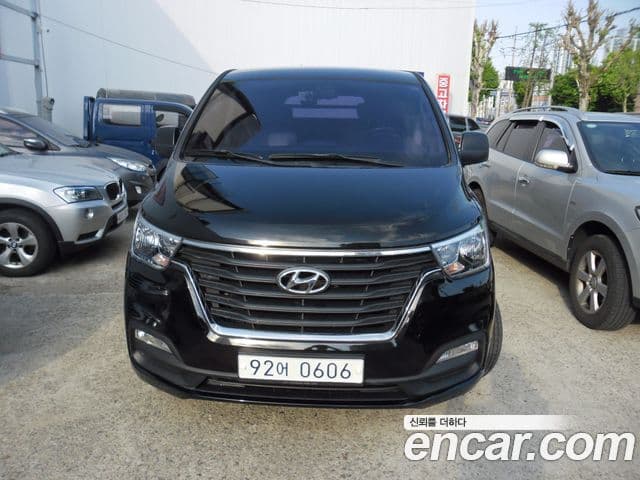 Hyundai The New Grand Starex 1
