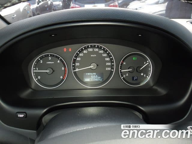 Hyundai The New Grand Starex 3
