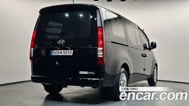 Hyundai Staria 2