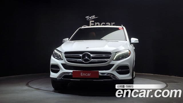 Mercedes-Benz GLE-Class W166 2
