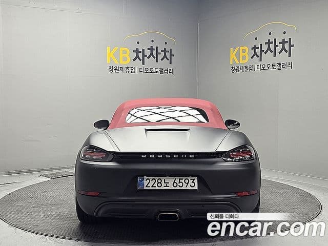Porsche 718 Boxster 4