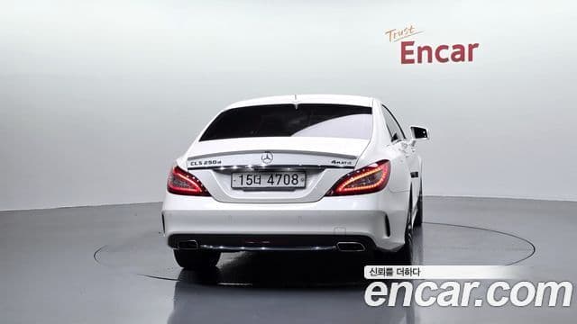 Mercedes-Benz CLS-Class W218 4