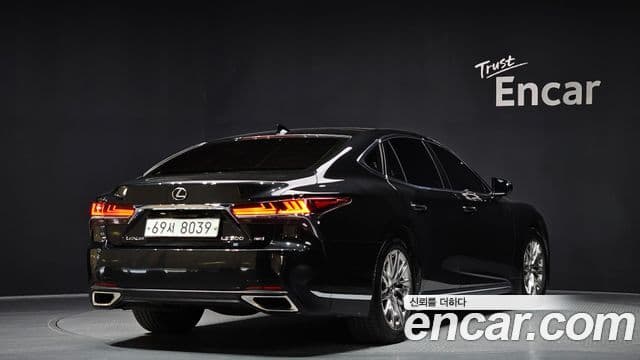 Lexus LS500 5th Gen 2