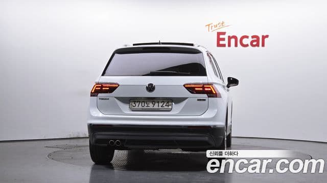 Volkswagen Tiguan 2nd Gen 4