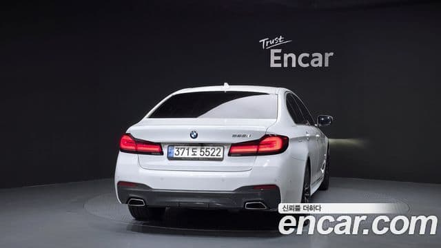 BMW 5 Series (G30) 4