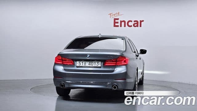 BMW 5 Series (G30) 4