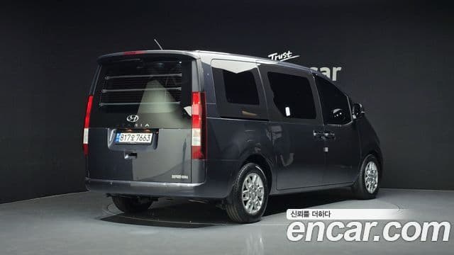 Hyundai Staria 2
