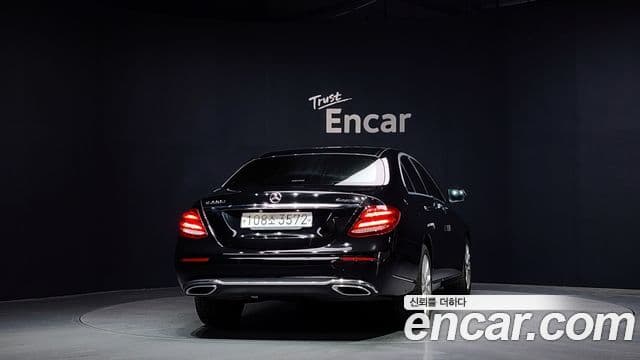 Mercedes-Benz E-Class W213 4