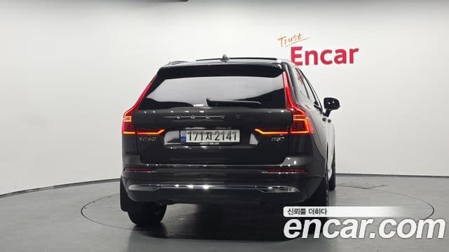 Volvo XC60 2nd Gen 4