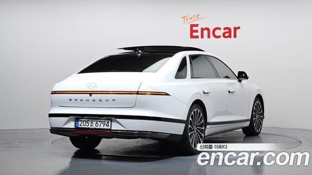 Hyundai Grandeur Hybrid (GN7) 2