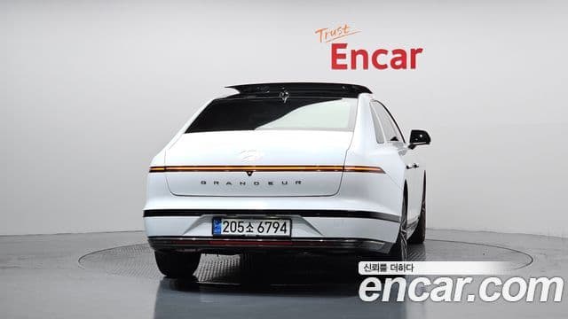 Hyundai Grandeur Hybrid (GN7) 4