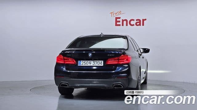 BMW 5 Series (G30) 4