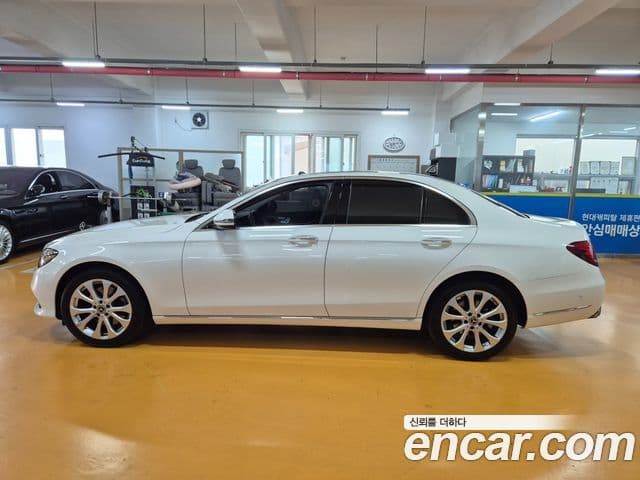 Mercedes-Benz E-Class W213 3